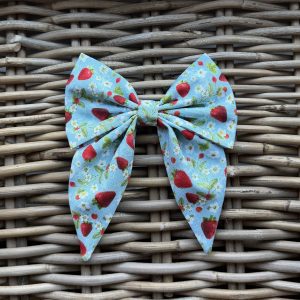 Strawberries and Flowers Bow